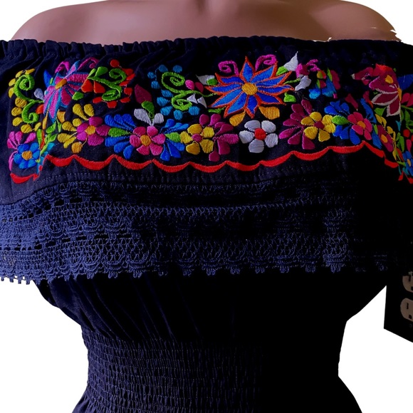 Traditional Mexican Dress from Puebla MX - Picture 2 of 2